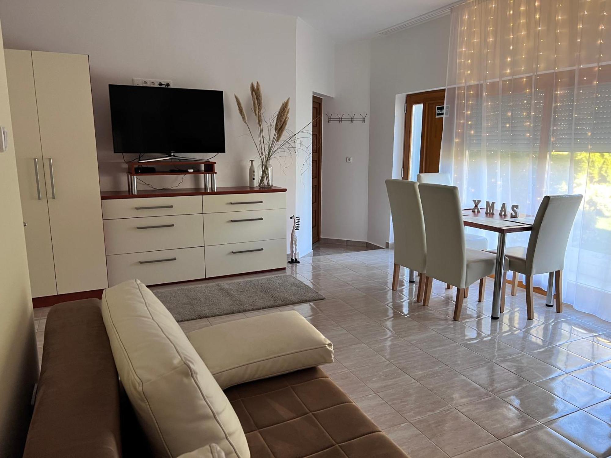 Villa Relax Apartman Гардонь Екстер'єр фото